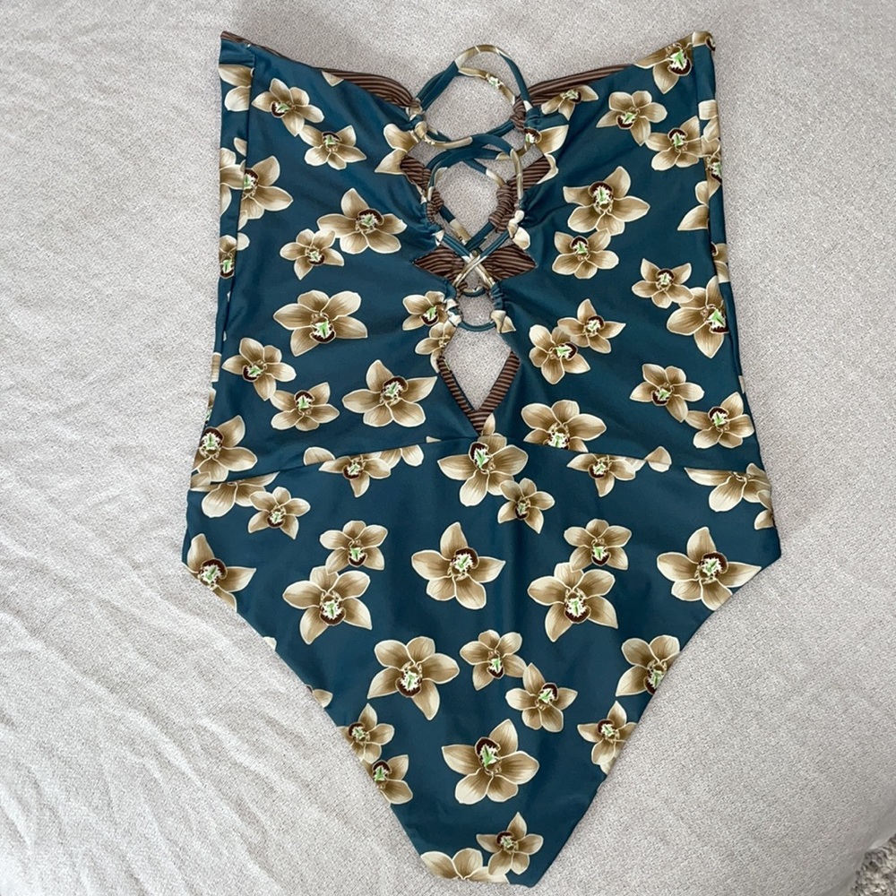 (S) Acacia Bronx One Piece in Tropic - Picture 2 of 3